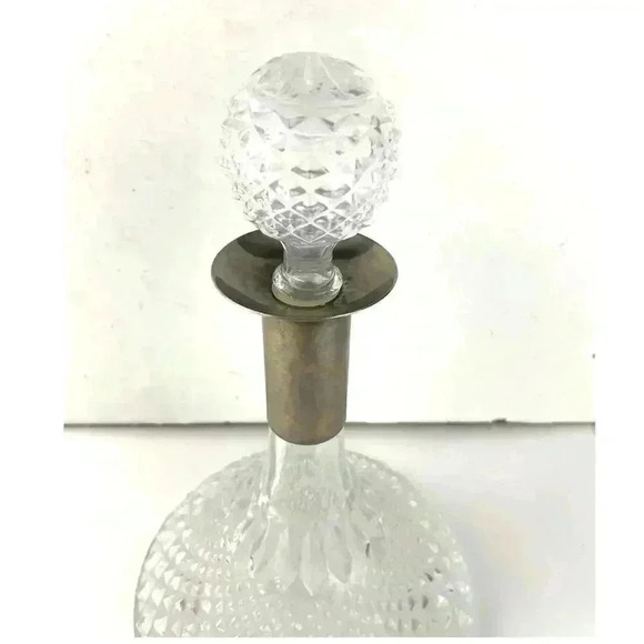 VTG Diamond Cut Glass Whiskey Decanter Silver Plate Collar & Stopper Barware - Picture 6 of 16